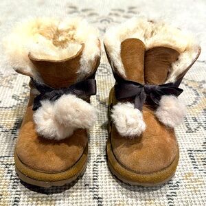 UGG Tan Kids Boots with Faux Fur and Bow